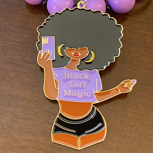 Black Girl Magic Bracelet Keychain - Picture 2 of 4